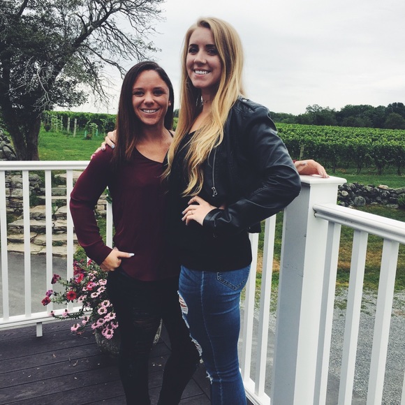 meet your posher, Amanda 💓 - Picture 7 of 8